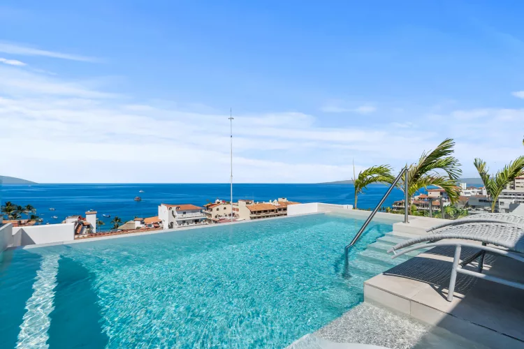 Rooftop swimming pool at ARTEE 380 in Puerto Vallarta